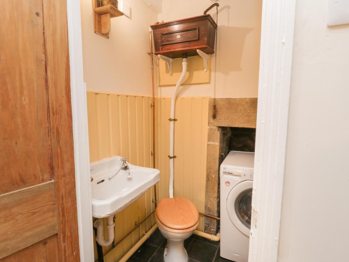 Springfield Cottage Уитби Екстериор снимка